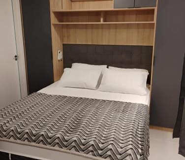 Centro Apartment | Studio Luxuoso Cama Queen Ar Condicionado e Cozinha Completa