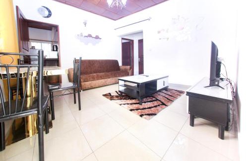 Yaounde Apartment | Studio meublé Carrefour Bastos en face du Black and White