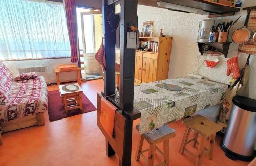 Saint-Michel-de-Chaillol Apartment | Studio Montagne 5 pers. - Terrasse Sud - Proche Commerces et Activités - FR-1-393-5