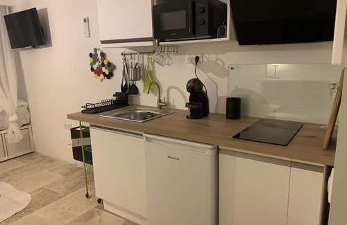 Ribaute-les-Tavernes Cottage | Studio Moon, Avec Acces a la Piscine, Parking Privé