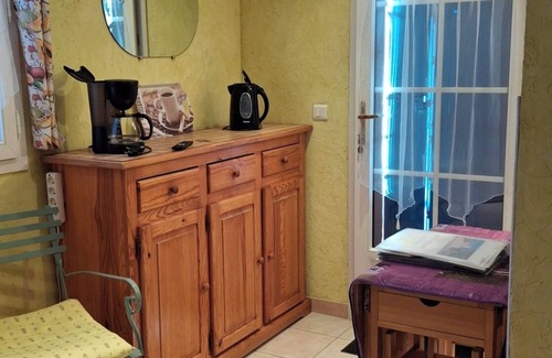 Pierrefeu-du-Var Apartment | Studio near HYÈRES promotion - 20.% in August