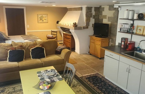 Pleasant Valley Apartment | Studio near Millbrook, Poughkeepsie.