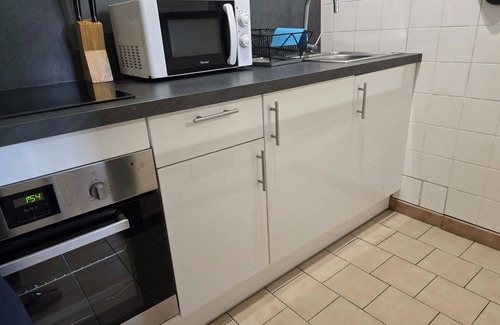 Cadereau Apartment | Studio near the fountain garden