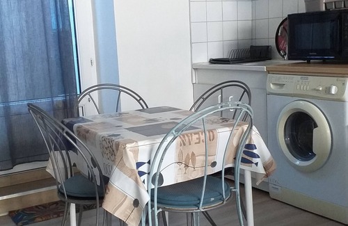 Parame Apartment | Studio near the sea