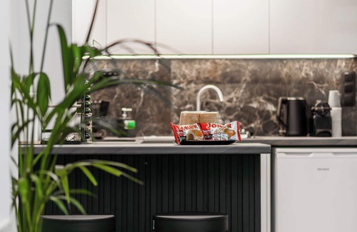 Kinosargous Apartment | Studio Noir – Stylish Urban Loft Near Acropolis