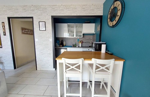 Moulins Apartment | Studio on the banks of the Allier