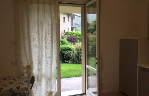 Entratico Apartment | Studio on the hill with garden