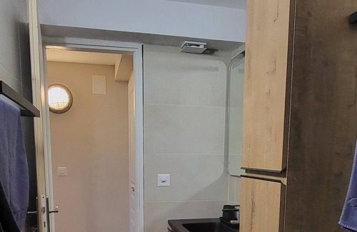 Martigny Apartment | Studio Rénové Avec Cuisine et sdd Attenante