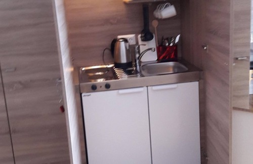 Obervellach Bed & Breakfast | Studio, shower or bath, WC, balcony - Gästehaus Zwischenberger *