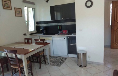Boulouris-sur-Mer Apartment | Studio St Raphaël, a corner of paradise with the scent of Provence