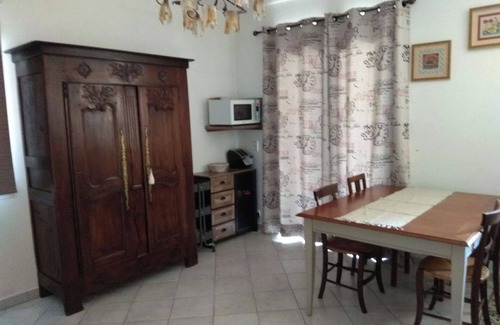 Boulouris-sur-Mer Apartment | Studio St Raphaël, a corner of paradise with the scent of Provence