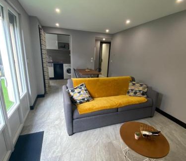 Mandelieu-la-Napoule Beach Apartment | Studio standing bord de mer