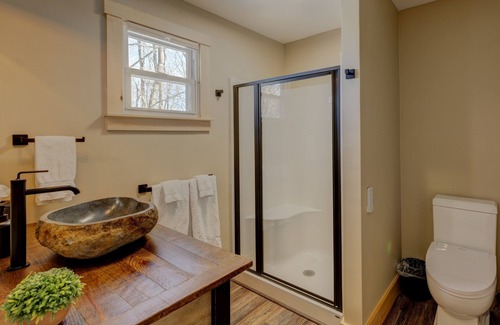 Sunapee Hotel | Studio Suite #11 at The Lodge | Minutes from Sunapee Harbor and Mount Sunapee
