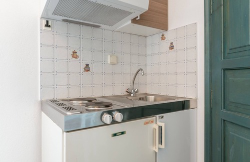 Platis Gialos Apartment | Studio 'Suite 6' with Sea View, Wi-Fi and Air Conditioning