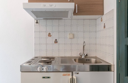 Platis Gialos Apartment | Studio 'Suite 6' with Sea View, Wi-Fi and Air Conditioning
