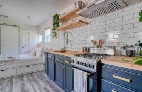 Veterans Park House | Studio Taft - A Boutique Escape!