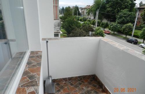 Onesti Apartment | Studio Ultracentral cu balcon