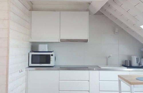 La Cite Apartment | Studio under the roof classified 2 *, sea view and Cité Corsaire, bright and cosy