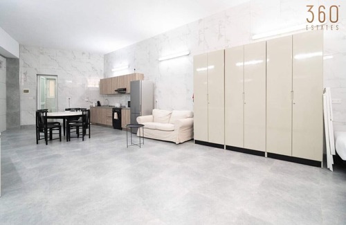 Tarxien Apartment | Studio with Full Kitchen & 3 Beds in Tarxien