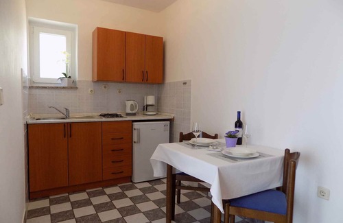 Tribulje Apartment | Studio with garden terrace