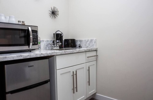 Bankers Hill Apartment | Studio with Large Balcony- San Diego Gateway