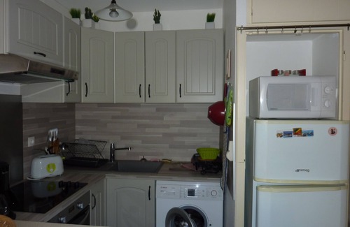 Le Lavandou Apartment | Studio with sea view balcony for 4 pers. quiet with swimming pool, parking and cellar