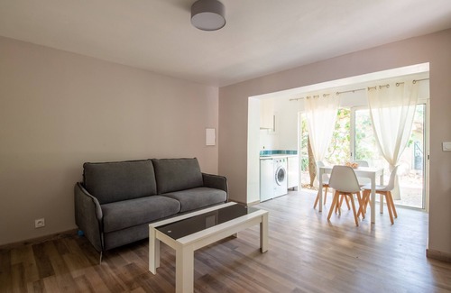 Valbonne Apartment | Studio with swimming pool in quiet location near golf courses and nature park, Sophia technology park