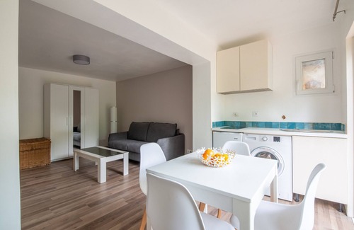 Valbonne Apartment | Studio with swimming pool in quiet location near golf courses and nature park, Sophia technology park