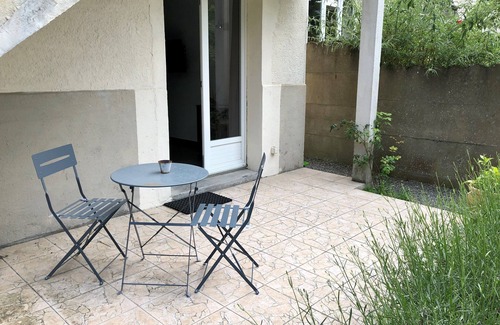 Maurepas Apartment | Studio with terrace and Garden