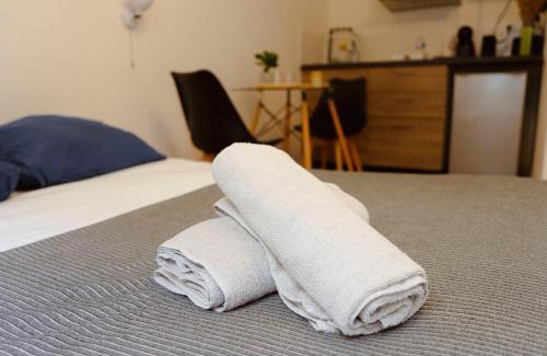 Chatellerault Apartment | Studios idéal pro I Centre-Ville & parking gratuit