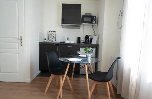 Chatellerault Apartment | Studios idéal pro I Centre-Ville & parking gratuit