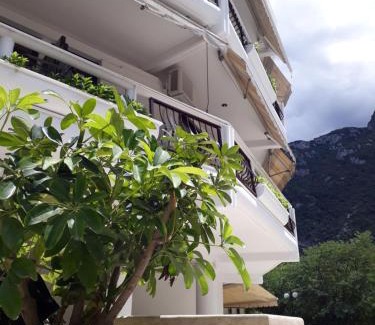 Kamena Vourla House | Studios Souropanis