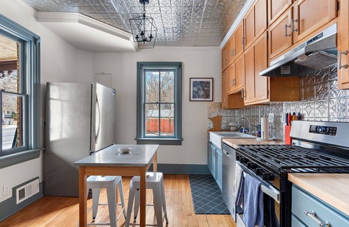 Carver House | Stuga House: A historic Carver cottage right on hiking and biking trails