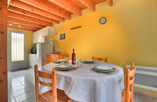 Dolus-d'Oleron House | Stunning villa for 4 people with WIFI, TV, terrace and parking