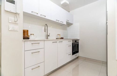 Mea She'arim Apartment | Stunning 1 bdm, Shaul Adler st