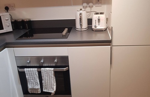 Brierley Hill Apartment | Stunning 1-Bed Apartment in Brierley Hill