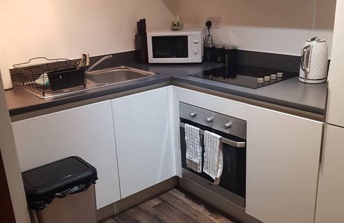 Brierley Hill Apartment | Stunning 1-Bed Apartment in Brierley Hill