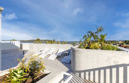 Batemans Bay Apartment | Stunning 1-Bed Bayside Apartment with Superb Views