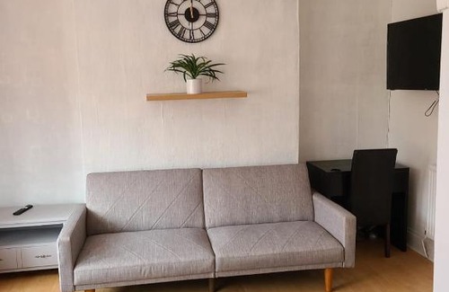 Newport Apartment | Stunning 1 bed flat in Newport-F3
