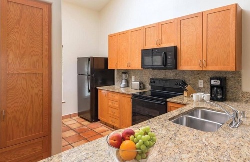 Kahaluu-Keauhou Condo | Stunning 1BR Condo Kona Coast with Hot Tub