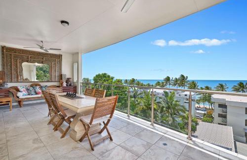 Trinity Beach Apartment | Stunning 2-3 Bed Penthouse Glorious Ocean Views