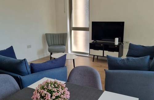 Boleyn Apartment | Stunning 2-bed Apartment in London