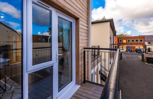 Formby Apartment | Stunning 2 Bed Apt By Greenstay Serviced Accommodation - Perfect For SHORT & LONG STAYS - Couples, Families, Business Travellers & Contractors All Welcome - 7