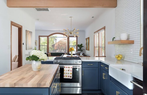 West Oakland House | Stunning 2 Bedroom 2 Bath Mediterranean Home - 7 Mins to San Francisco