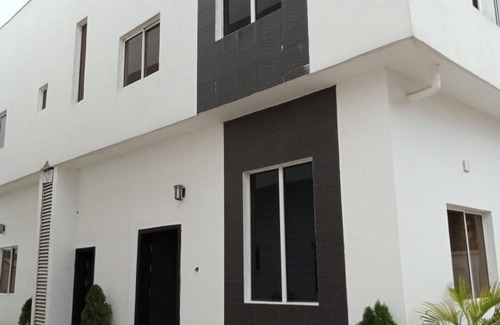 Ajah Apartment | Stunning 2-bedroom, 3-bathroom Apartment Lekki 2