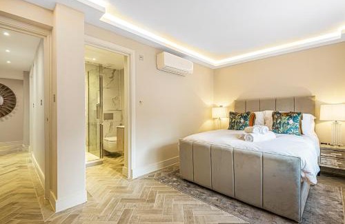 Knightsbridge Apartment | Stunning 2 Bedroom Apartment with Private Balcony and AC