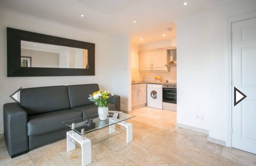 City Centre Dublin Villa | Stunning 2 bedroom apartment next to grafton street and St. Stephens green