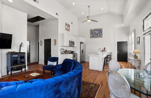 Saint Thomas Development Apartment | Stunning 2-Bedroom Garden District Newly Renovated
