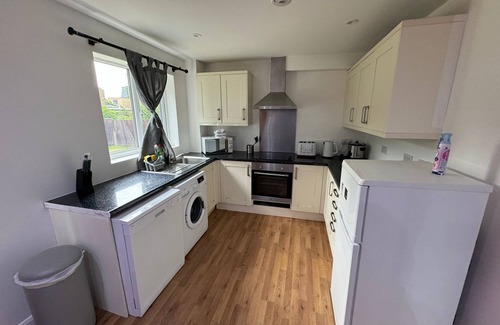 Southfields Apartment | Stunning 2 bedroom ground floor flat near Wimbledon and Southfields