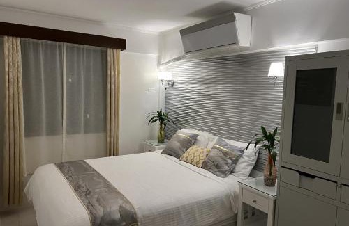 Ususan Apartment | Stunning 2BR apt, 65 sq m Netflix at Rosewood Pointe Residences near BGC